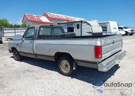 1988 Dodge D-Series D100 из США, поврежденный, VIN 1B7FD04X8JS739662